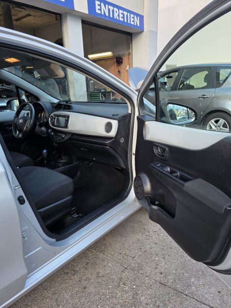 Toyota Yaris III 1.5 Hybride 2 PLACES Boite Automatique