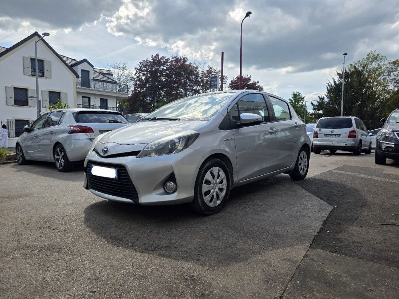 Toyota Yaris III 1.5 Hybride 2 PLACES Boite Automatique