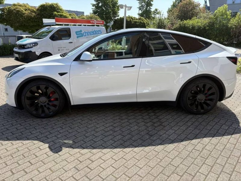 TESLA MODEL Y PERFORMANCE DUAL MOTOR AWD TOIT PANORAMA / CAM 360 / PERFORMANCE 2022