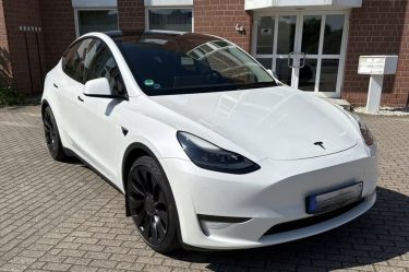TESLA MODEL Y PERFORMANCE DUAL MOTOR AWD TOIT PANORAMA / CAM 360 / PERFORMANCE 2022