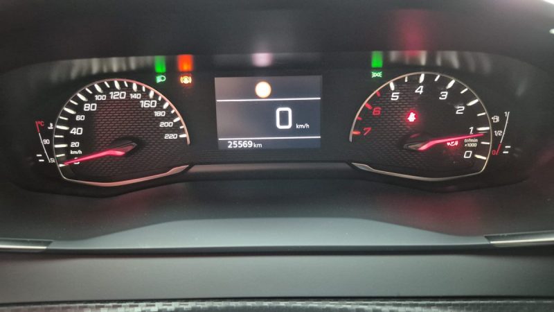 PEUGEOT 208 1.2 PURETECH 100 cv S&S ACTIVE/1 ERE MAIN/EXPORT ALGERIE TUNISIE 10490E HT