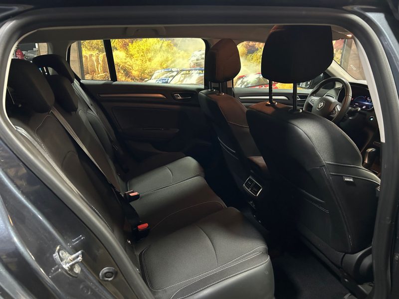 RENAULT MEGANE IV 1.6 E-TECH PLUG-IN 160CH 09/2021 PRIX HT : 9990 €