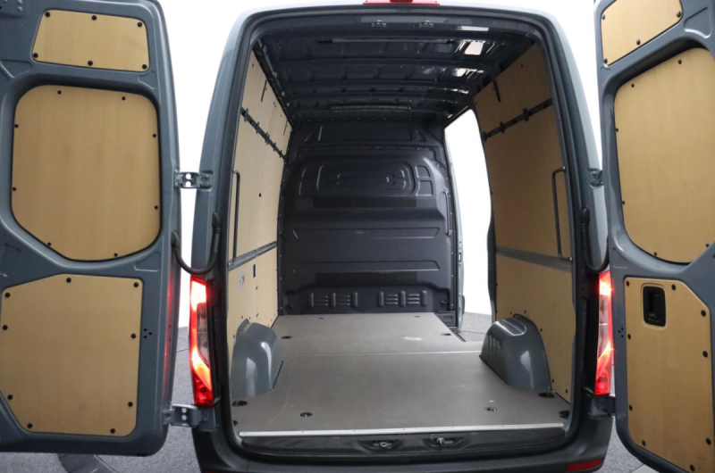 MERCEDES 317 CDI STANDART HA 9G TRONIC  2024