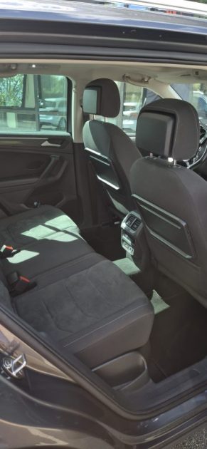 VOLKSWAGEN TIGUAN Confortline Business II 2.0 TDi 4Motion DSG7 150 ch Attelage / Toit ouvrant