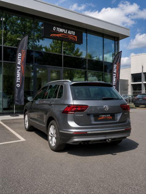 VOLKSWAGEN TIGUAN Confortline Business II 2.0 TDi 4Motion DSG7 150 ch Attelage / Toit ouvrant