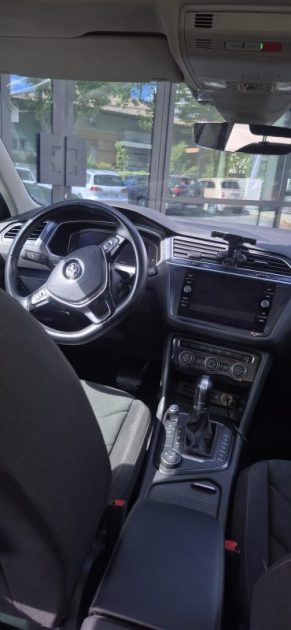 VOLKSWAGEN TIGUAN Confortline Business II 2.0 TDi 4Motion DSG7 150 ch Attelage / Toit ouvrant