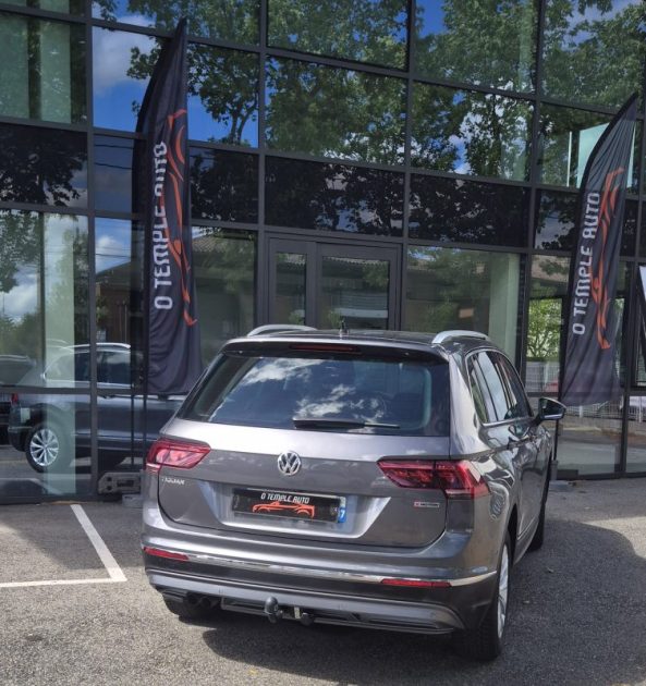 VOLKSWAGEN TIGUAN Confortline Business II 2.0 TDi 4Motion DSG7 150 ch Attelage / Toit ouvrant