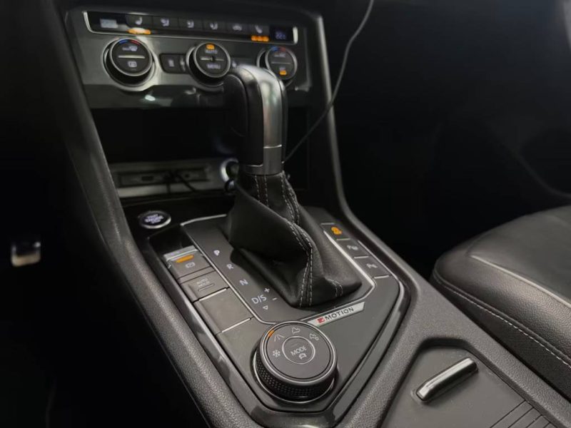 VOLKSWAGEN TIGUAN 2.0 TDI 4MOTION R-LINE / PANO / HUD / WEBASTO / VIRTUAL 2018