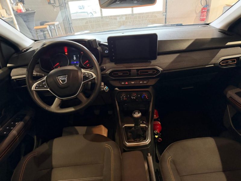 DACIA  SANDERO STEPWAY CONFORT TCE 90 CAMERA / ANGLES MORTS / RADAR AV + AR  2022