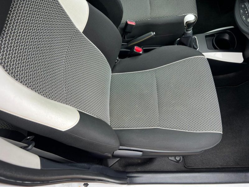 TOYOTA YARIS 100 VVT-i Dynamic