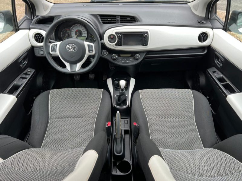 TOYOTA YARIS 100 VVT-i Dynamic