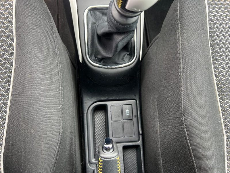 TOYOTA YARIS 100 VVT-i Dynamic