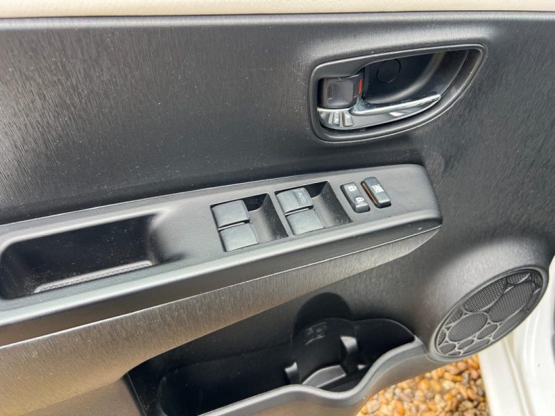 TOYOTA YARIS 100 VVT-i Dynamic
