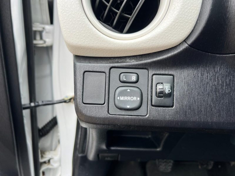 TOYOTA YARIS 100 VVT-i Dynamic