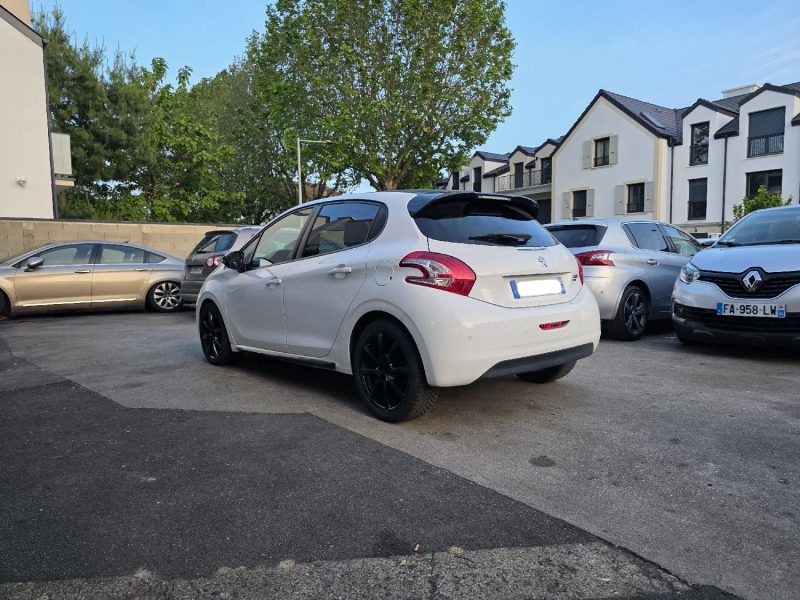 PEUGEOT 208 1.4 E-HDI FAP BUSINESS BMP5 5P 2013