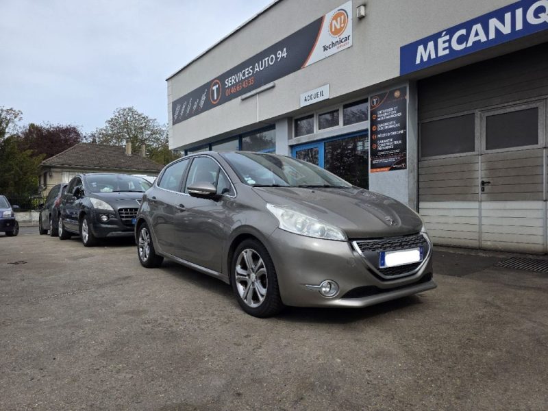 PEUGEOT 208 1.6 E-HDI 92 ACTIVE 2012