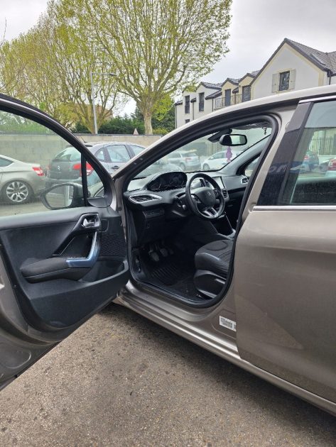 PEUGEOT 208 1.6 E-HDI 92 ACTIVE 2012