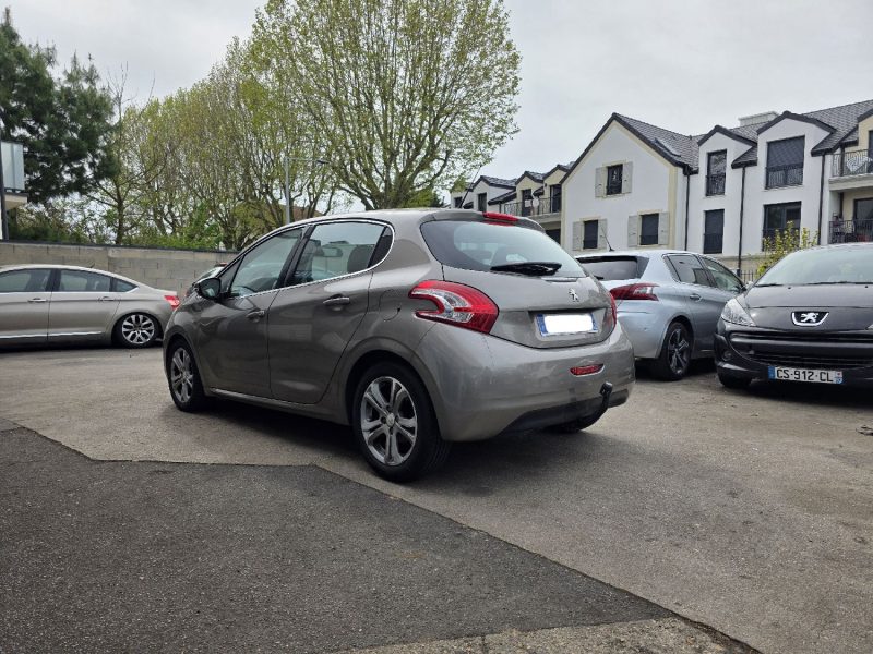 PEUGEOT 208 1.6 E-HDI 92 ACTIVE 2012