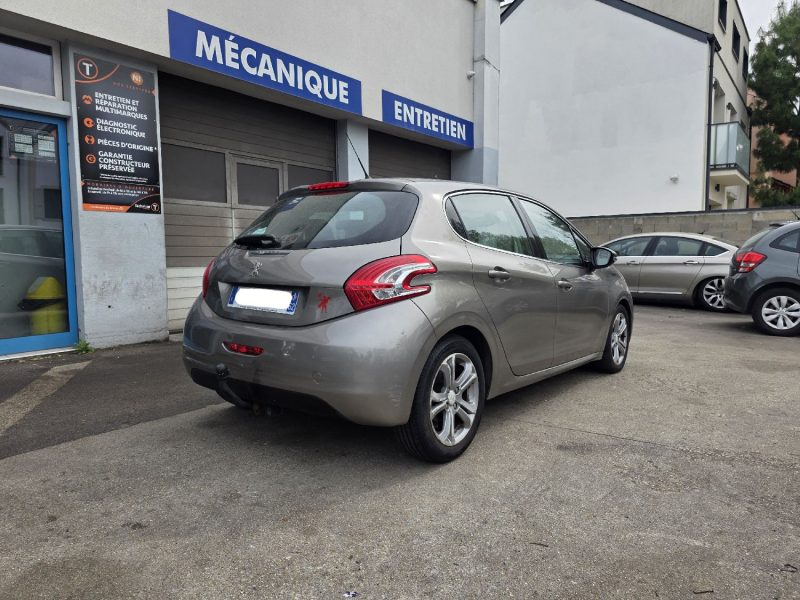 PEUGEOT 208 1.6 E-HDI 92 ACTIVE 2012