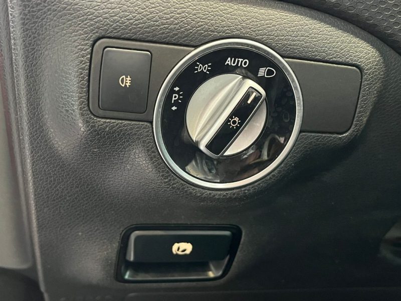 🚗 MERCEDES CLASSE A 180d ⚙️ FASCINATION 📱 Bluetooth 📷 Caméra de recul 🪑 Semi-cuir