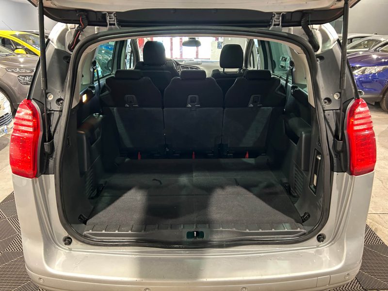 PEUGEOT 5008 1.6 HDI 110CH