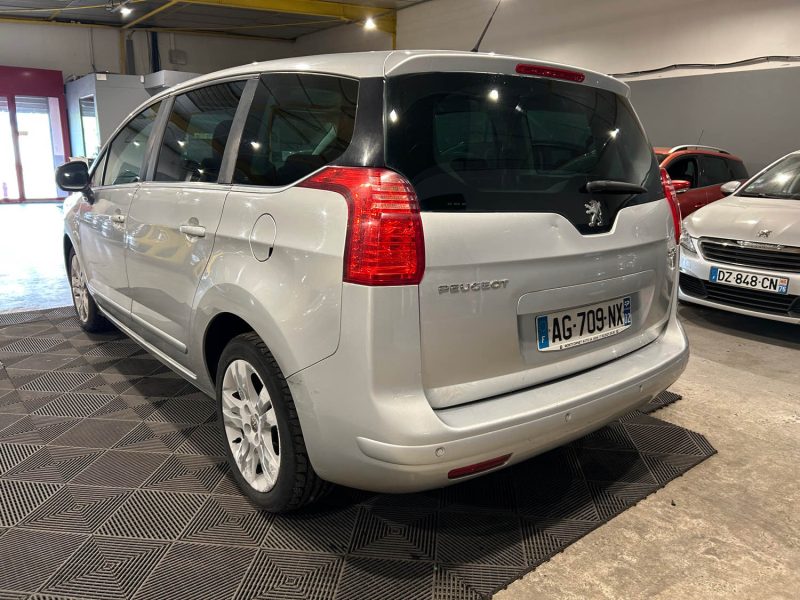 PEUGEOT 5008 1.6 HDI 110CH