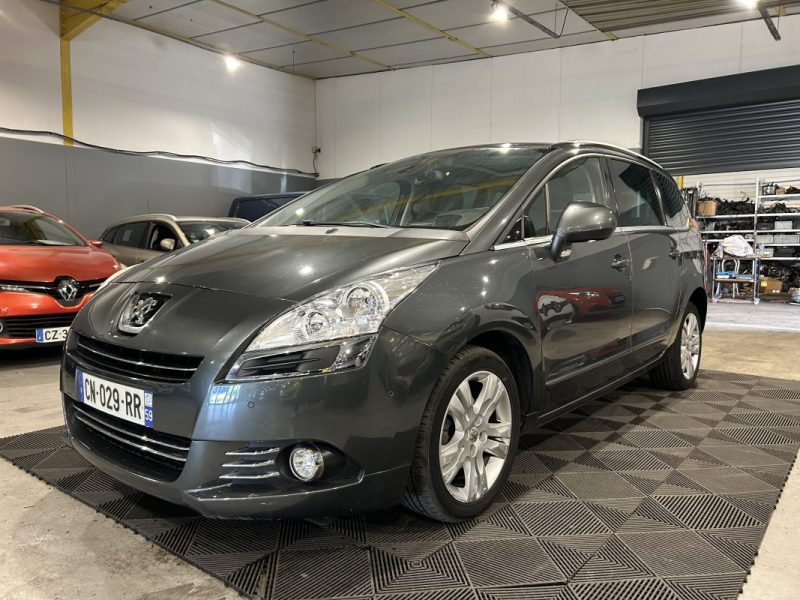 PEUGEOT 5008 1.6 HDI 115CH