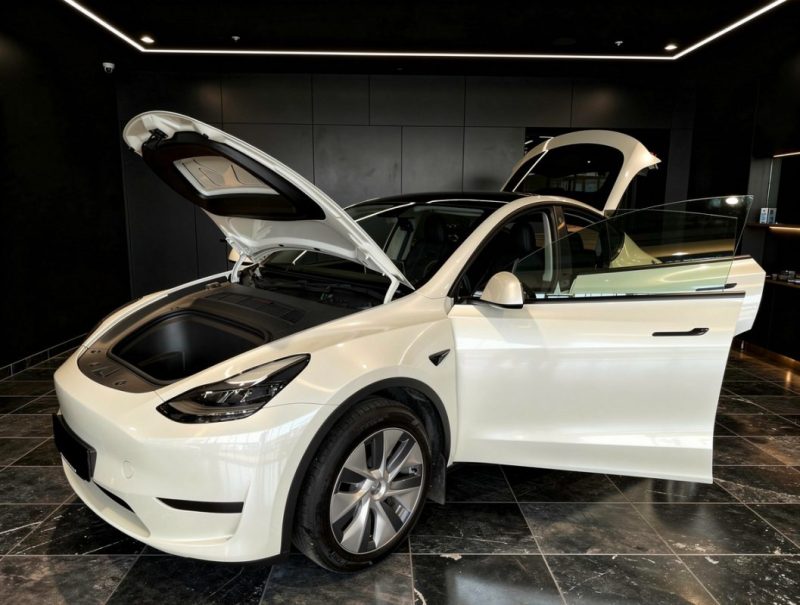Tesla MODEL Y LONG RANGE RWD 