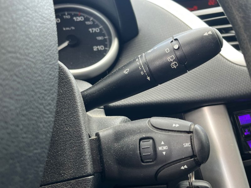 PEUGEOT 207 COMMERCIAL 1.4 HDI 70 PACK CLIM FACTURE DISPONIBLE - ENTRETIEN OK - GARANTIE 12 MOIS  2011