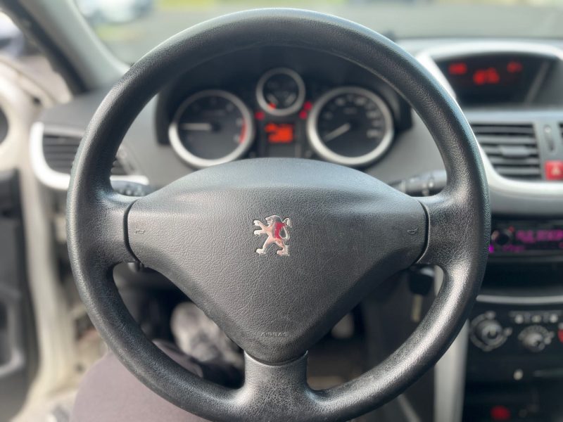 PEUGEOT 207 COMMERCIAL 1.4 HDI 70 PACK CLIM FACTURE DISPONIBLE - ENTRETIEN OK - GARANTIE 12 MOIS  2011