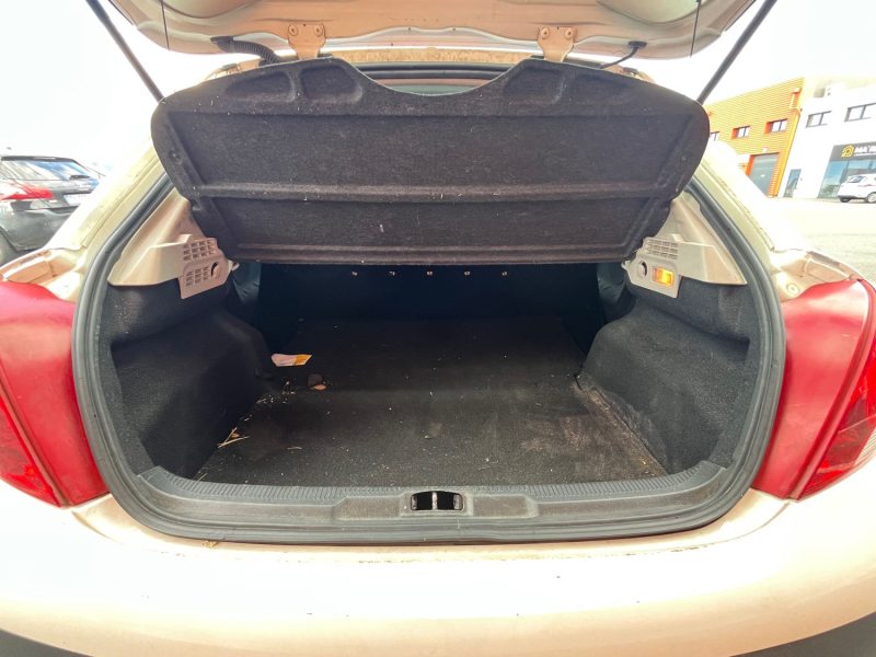 PEUGEOT 207 COMMERCIAL 1.4 HDI 70 PACK CLIM FACTURE DISPONIBLE - ENTRETIEN OK - GARANTIE 12 MOIS  2011