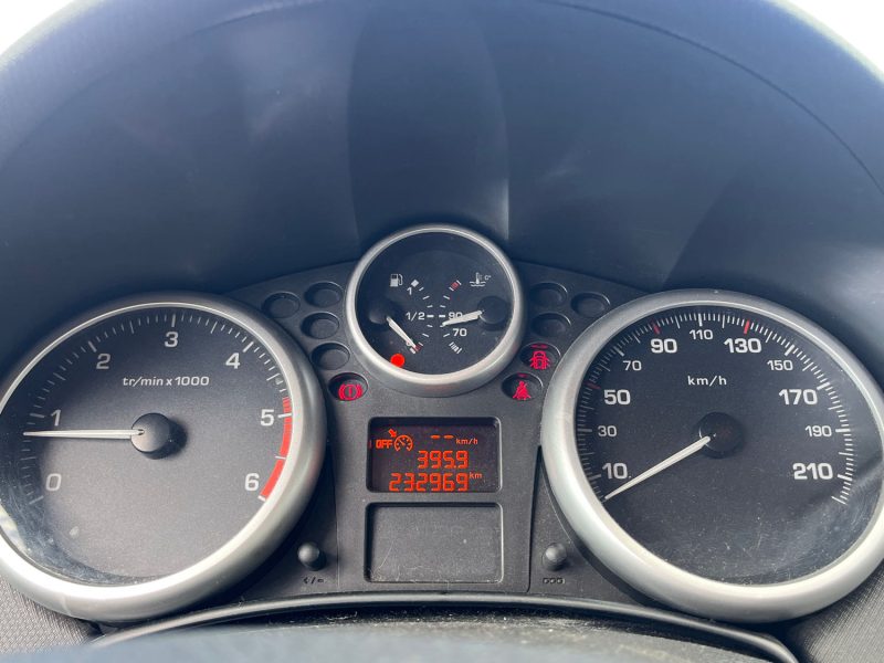 PEUGEOT 207 COMMERCIAL 1.4 HDI 70 PACK CLIM FACTURE DISPONIBLE - ENTRETIEN OK - GARANTIE 12 MOIS  2011
