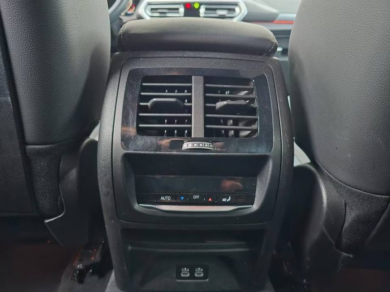 BMW X4 XDRIVE20I / PACK M SPORT / HEAD-UP DISPLAY / LASER / ATTELAGE ÉLECTRIQUE 2024