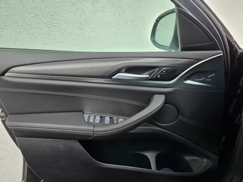 BMW X4 XDRIVE20I / PACK M SPORT / HEAD-UP DISPLAY / LASER / ATTELAGE ÉLECTRIQUE 2024