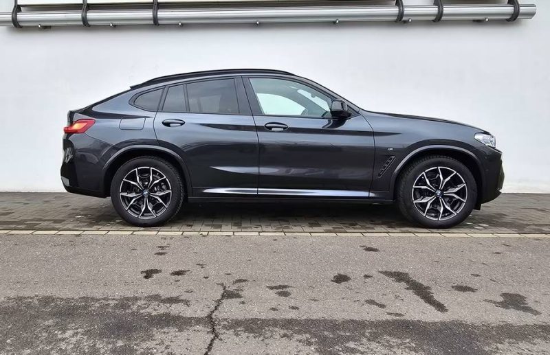 BMW X4 XDRIVE20I / PACK M SPORT / HEAD-UP DISPLAY / LASER / ATTELAGE ÉLECTRIQUE 2024