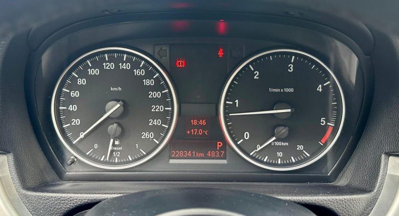 BMW SERIE 3 E90 318d 143ch SPORT DESIGN BA
