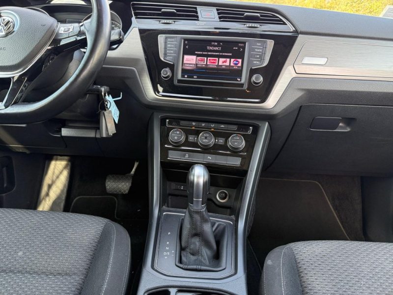 VOLKSWAGEN TOURAN 1.6 TDI 115 BMT DSG7 Allstar 7pl - Entretien Volkswagen