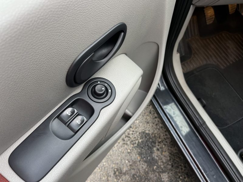 RENAULT MODUS 1.4 100 Cv 5 PORTES CLIMATISATION / PAIEMENT EN 4 FOIS PAR CB POSSIBLE - GARANTIE 1 AN