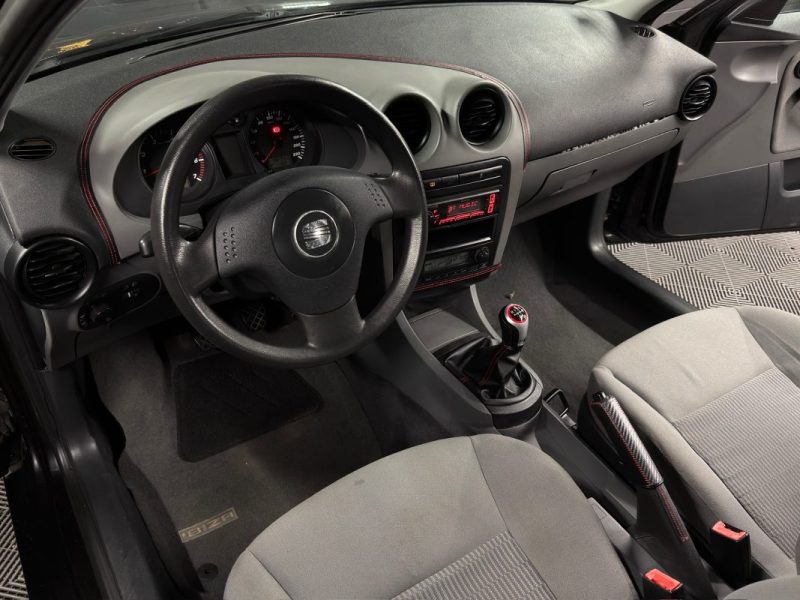 SEAT IBIZA 3 III 1.4 75 Cv 5 PLACES / CLIMATISATION PAIEMENT EN 4 FOIS PAR CB POSSIBLE