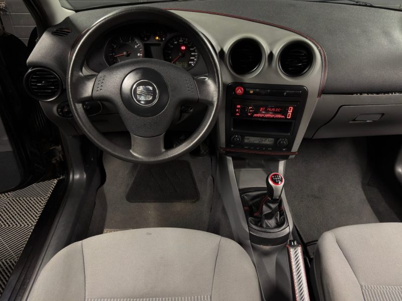 SEAT IBIZA 3 III 1.4 75 Cv 5 PLACES / CLIMATISATION PAIEMENT EN 4 FOIS PAR CB POSSIBLE
