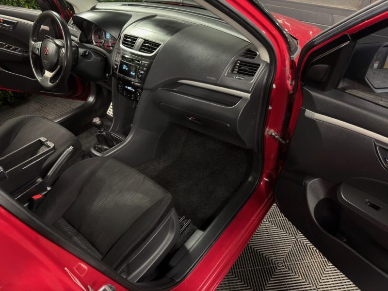 SUZUKI SWIFT 3 III 1.3 DDIS 75 Cv 5 PORTES / TOIT OUVRANT - PAIEMENT EN 4 FOIS PAR CB POSSIBLE