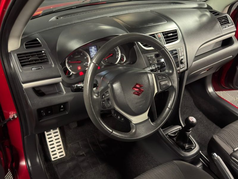 SUZUKI SWIFT 3 III 1.3 DDIS 75 Cv 5 PORTES / TOIT OUVRANT - PAIEMENT EN 4 FOIS PAR CB POSSIBLE