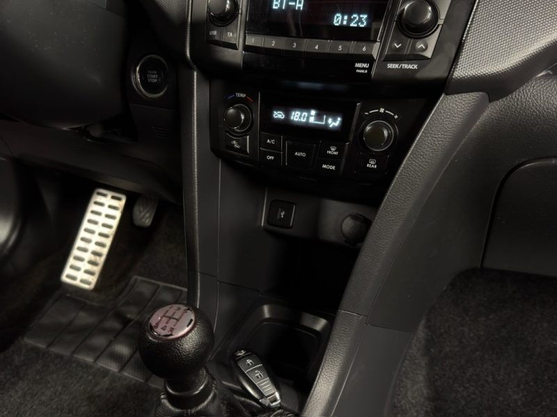 SUZUKI SWIFT 3 III 1.3 DDIS 75 Cv 5 PORTES / TOIT OUVRANT - PAIEMENT EN 4 FOIS PAR CB POSSIBLE