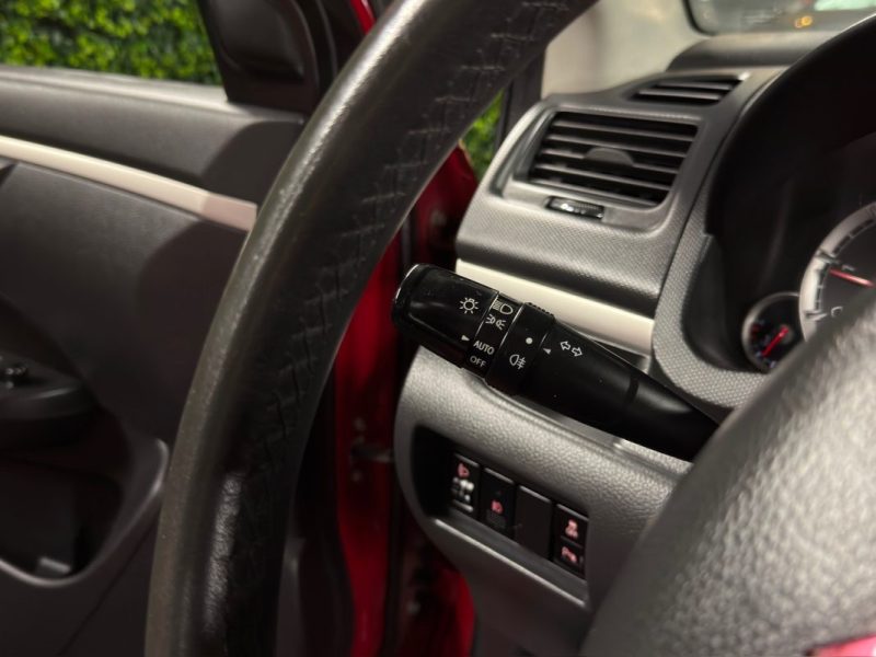 SUZUKI SWIFT 3 III 1.3 DDIS 75 Cv 5 PORTES / TOIT OUVRANT - PAIEMENT EN 4 FOIS PAR CB POSSIBLE