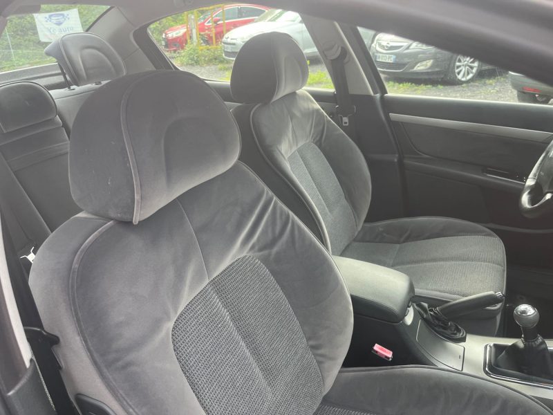 PEUGEOT 407 2.0 16V 140cv garantie 12 mois