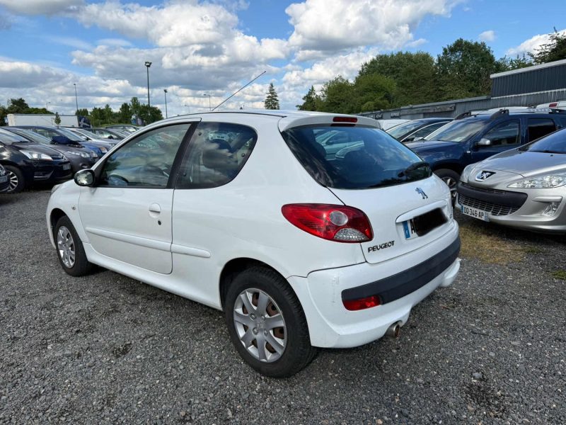 PEUGEOT 206+ 1.4 I 75cv pack Clim garantie 12 mois