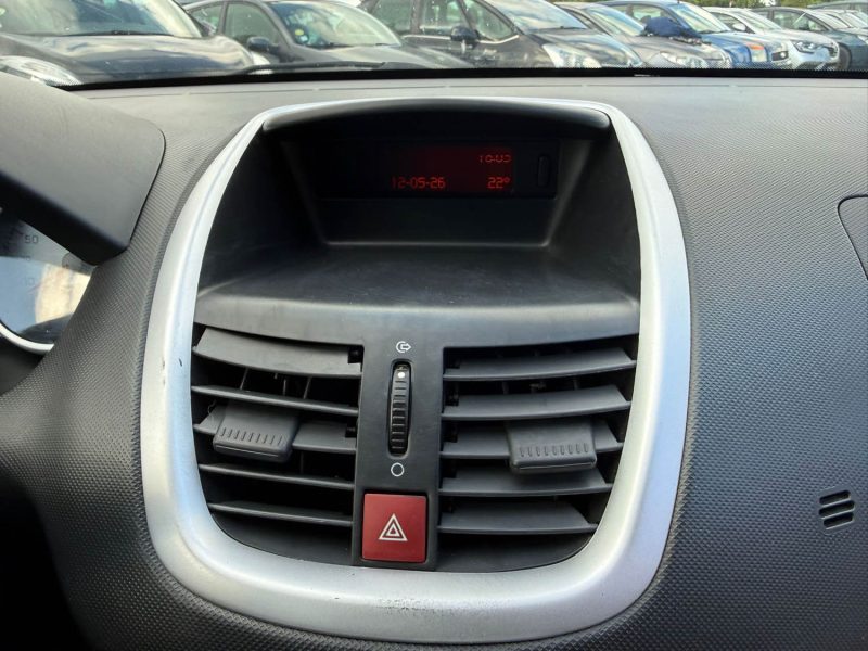 PEUGEOT 206+ 1.4 I 75cv pack Clim garantie 12 mois