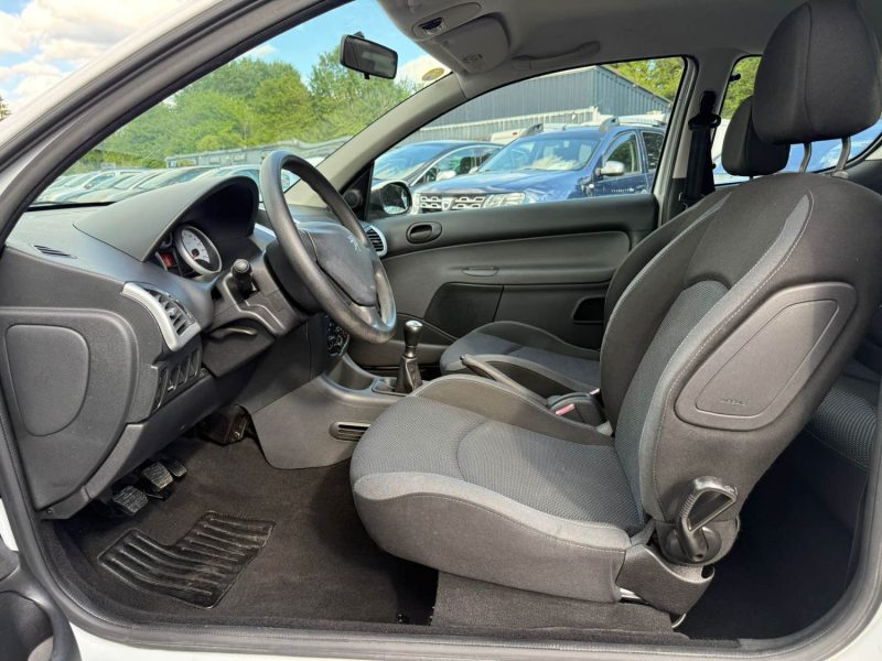 PEUGEOT 206+ 1.4 I 75cv pack Clim garantie 12 mois
