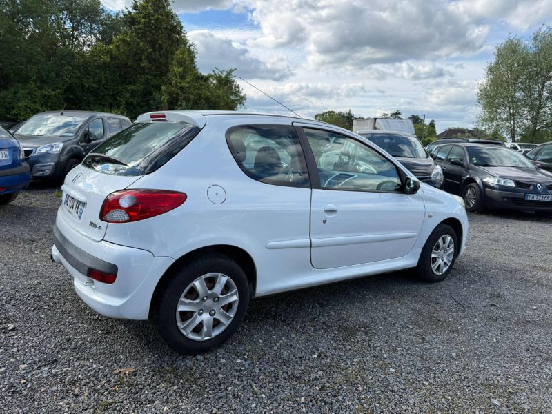PEUGEOT 206+ 1.4 I 75cv pack Clim garantie 12 mois