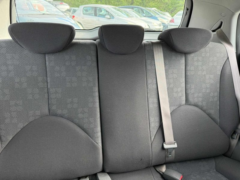 KIA RIO 1.4i 97cv  LX  garantie 12mois